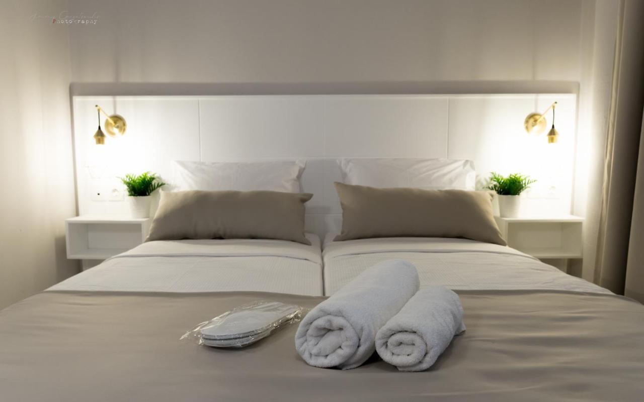 Sunset Brand New Luxury Apt With Pool & Sea View Kárpathos Eksteriør billede